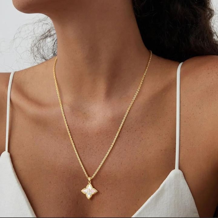 Verde Clover Necklace
