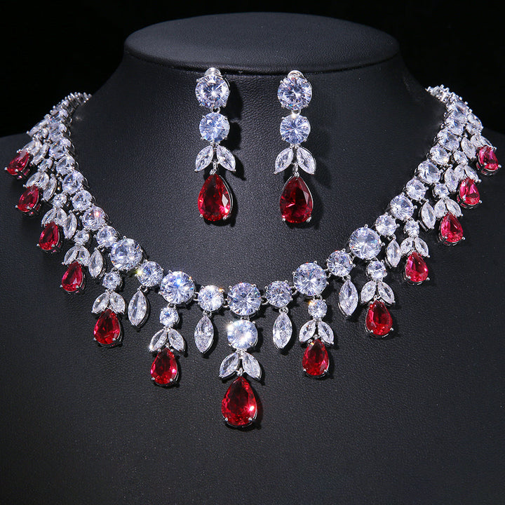 Noir Belle Necklace and Earrings Set