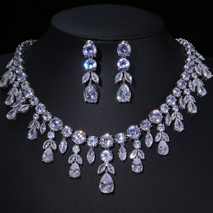Noir Belle Necklace and Earrings Set