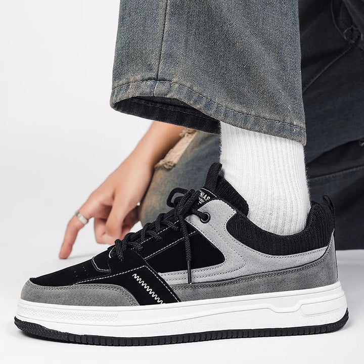 Leo Vintage Sneakers