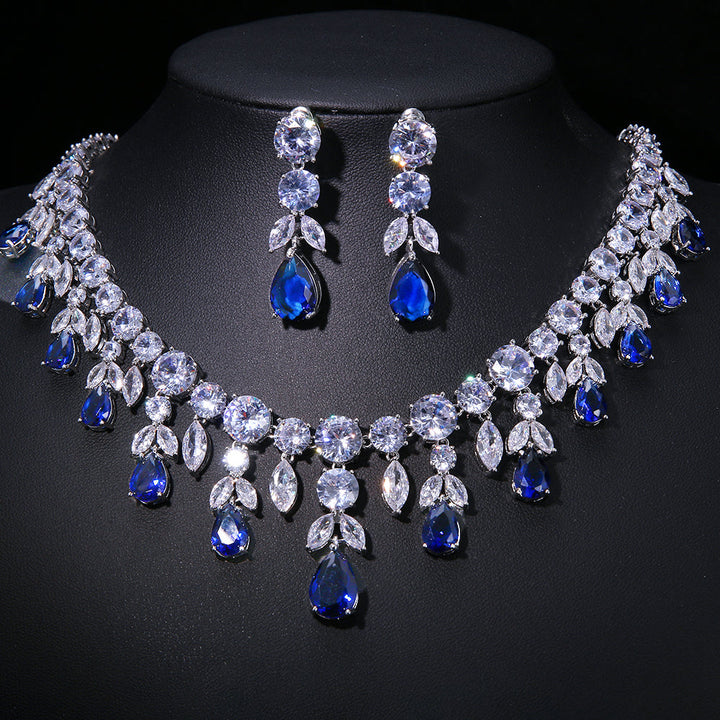 Noir Belle Necklace and Earrings Set
