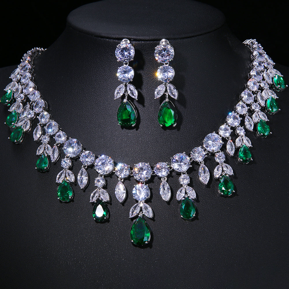 Noir Belle Necklace and Earrings Set