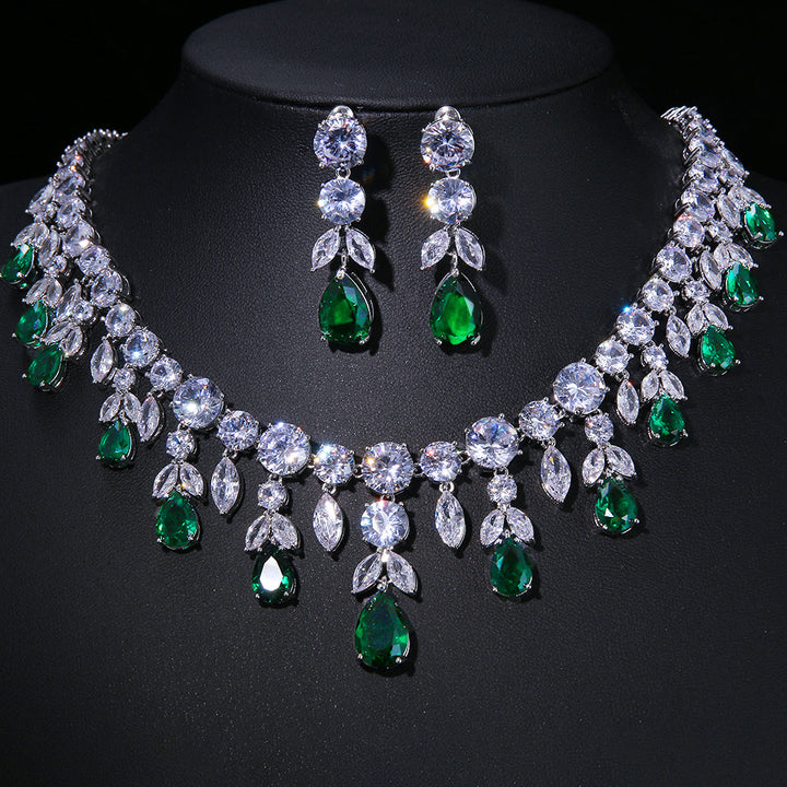 Noir Belle Necklace and Earrings Set