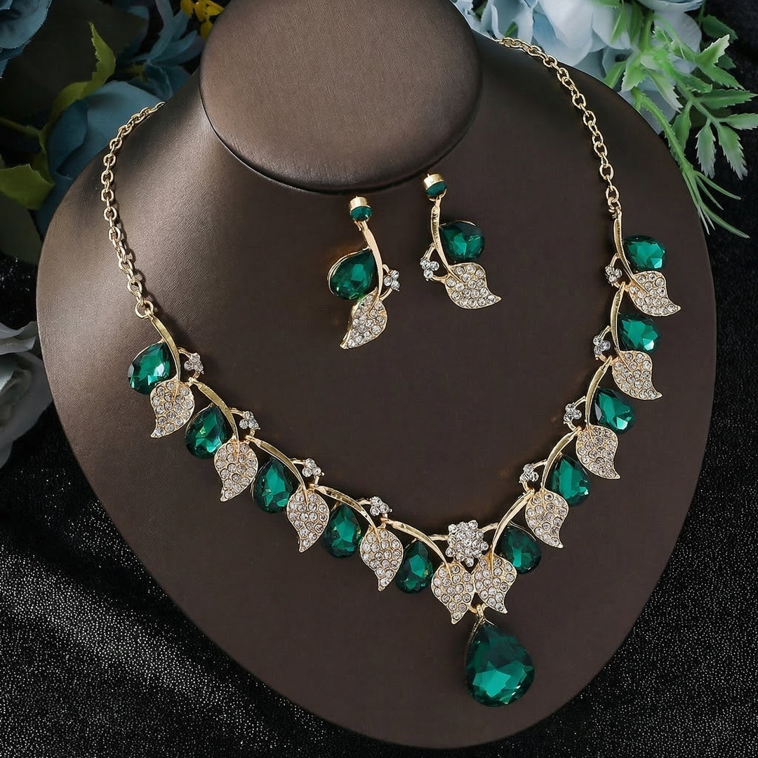 Amélie Necklace and Earrings Set
