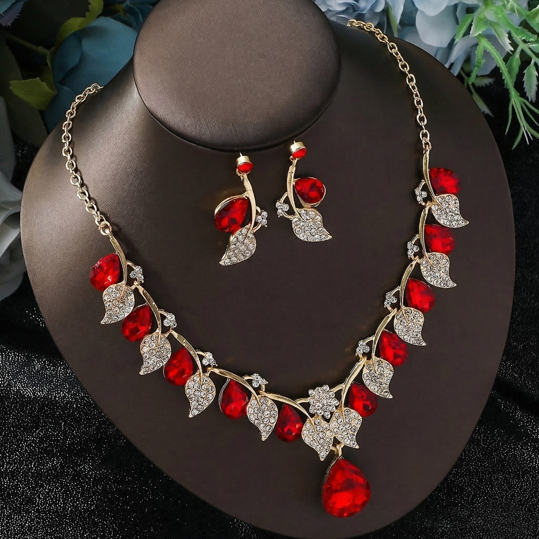 Amélie Necklace and Earrings Set