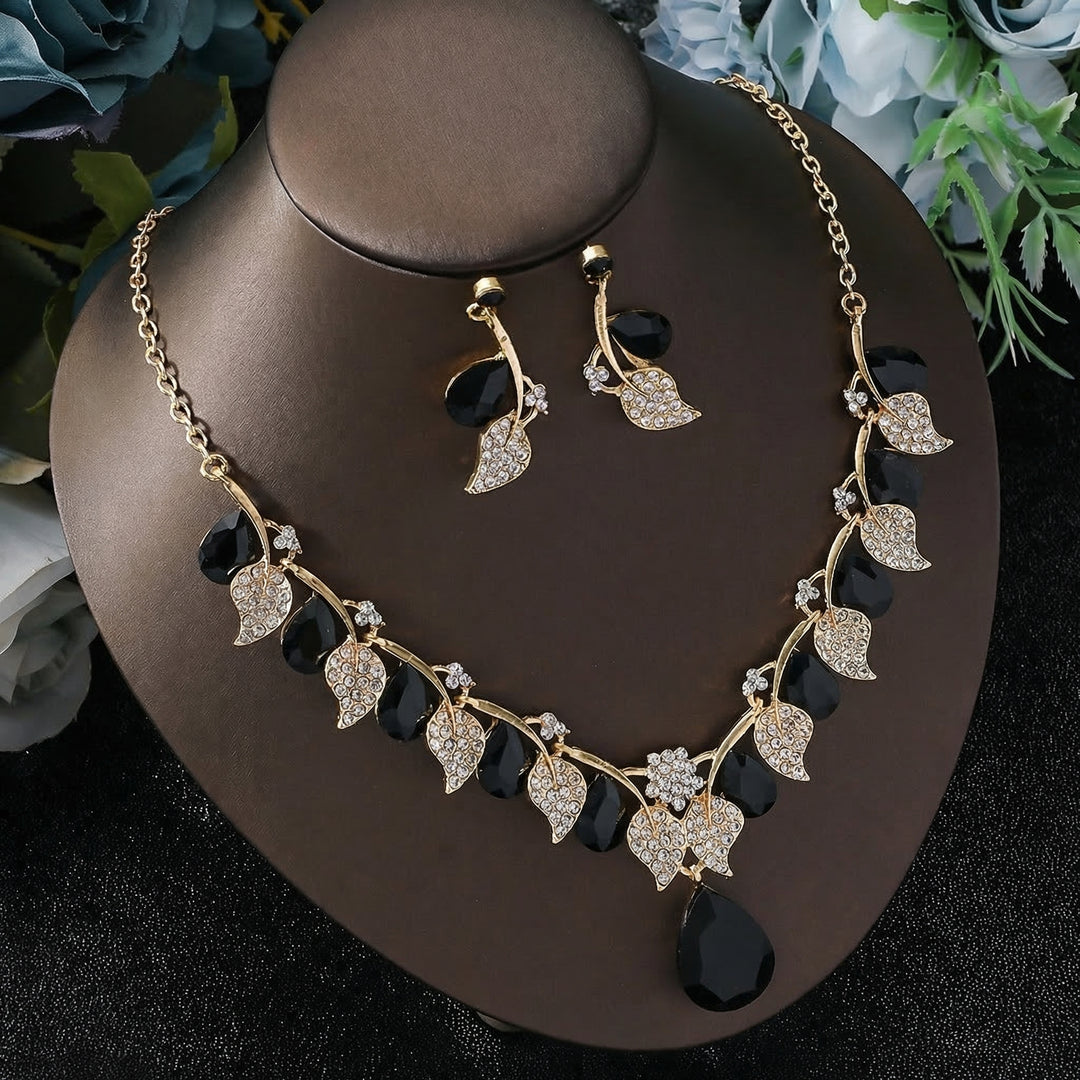Amélie Necklace and Earrings Set