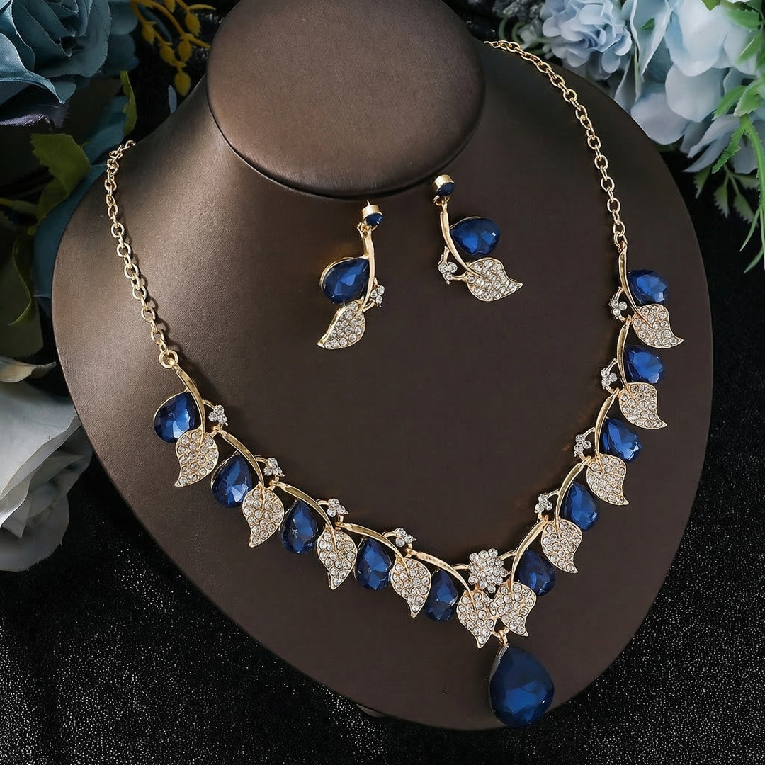 Amélie Necklace and Earrings Set