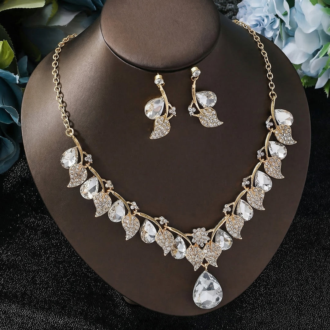 Amélie Necklace and Earrings Set
