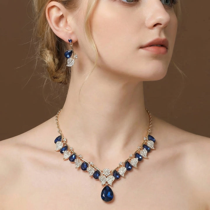 Amélie Necklace and Earrings Set