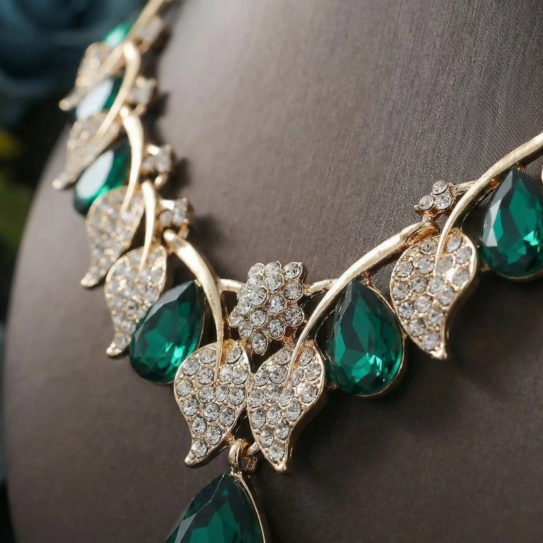 Amélie Necklace and Earrings Set