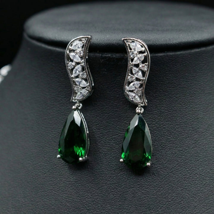 Lyra Necklace and Earrings Set